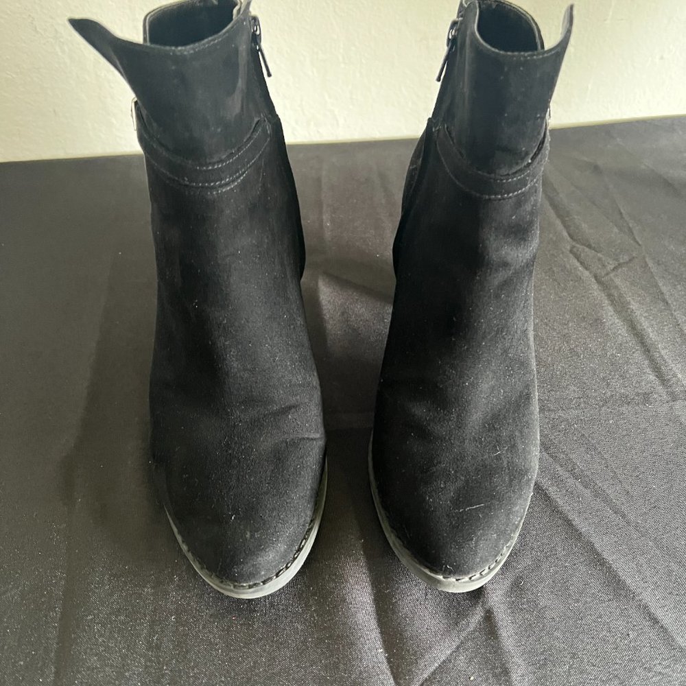 Black Seude Booties